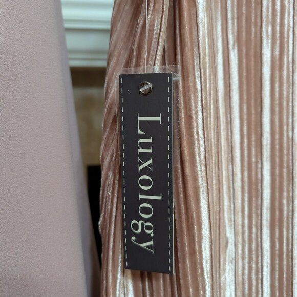 Luxology Blush Pink Crushed Velvet Dress Sleeveless - Picture 2 of 3